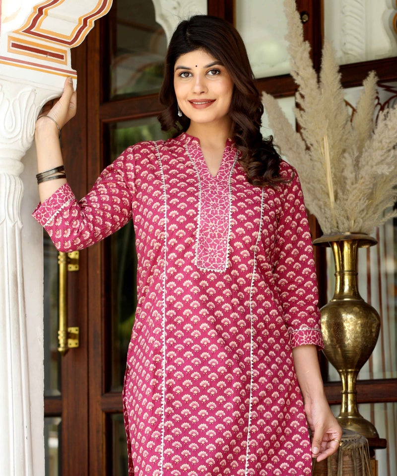 Miravan Floral Printed Pink Kurta Set for Women - Image 2